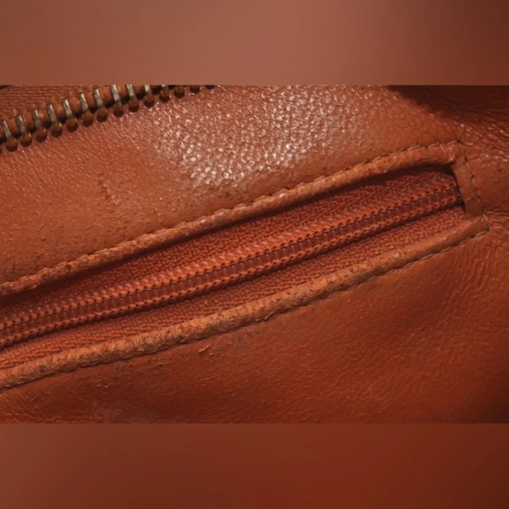Chanel Medallion Tote Caviar Leather Caramel Color - Picture 9 of 15